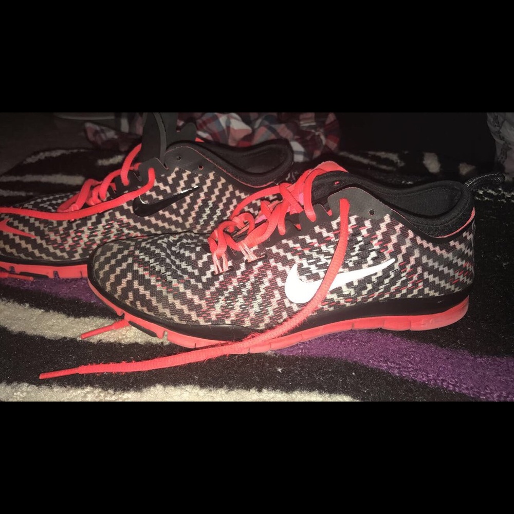 Nike shoes size 8 womens