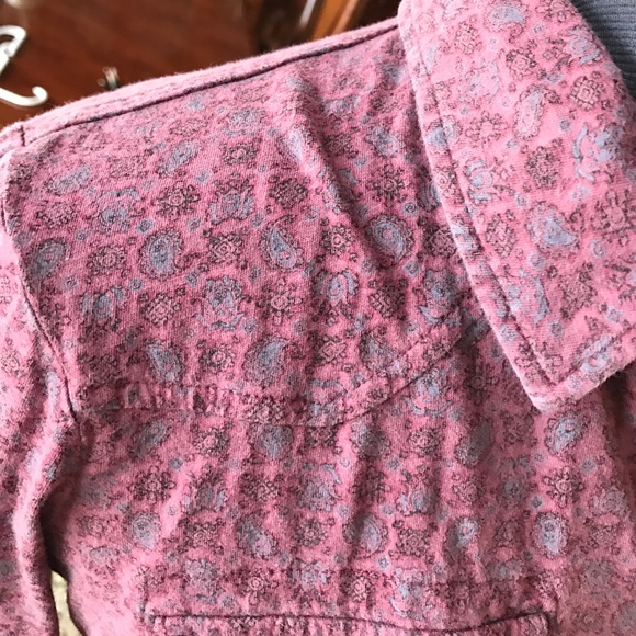 Casual button down top - Picture 2 of 5