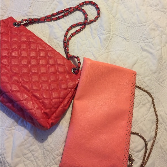 Bundling two purses - Picture 4 of 4