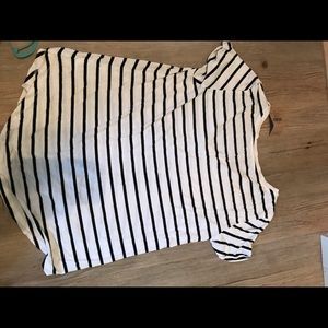 American eagle v neck