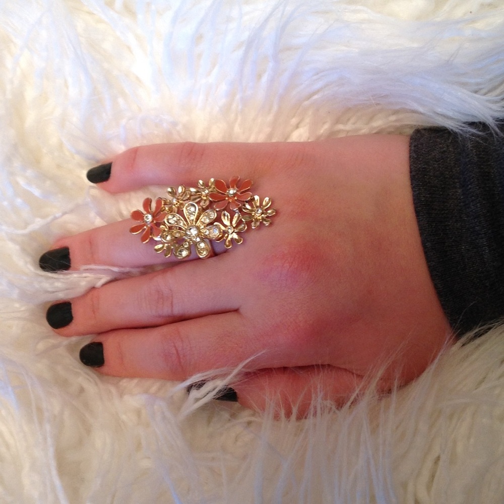 Flower Ring - Picture 3 of 4
