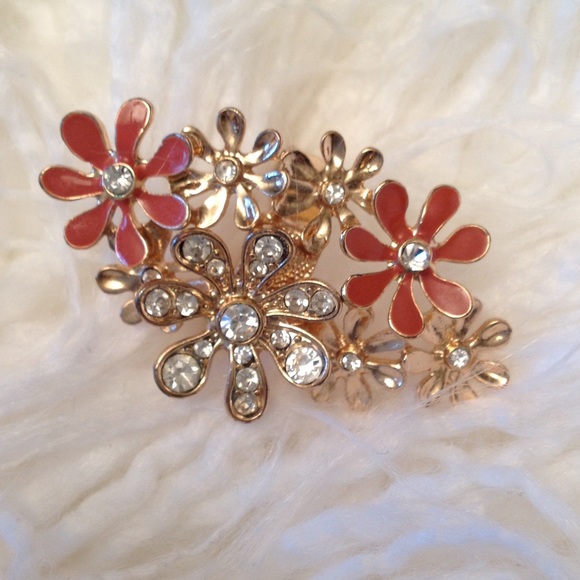 Flower Ring - Picture 2 of 4