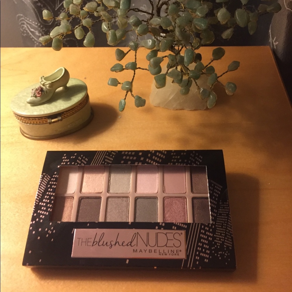 ❗️Maybelline Eyeshadow! The blushed NUDES❗️