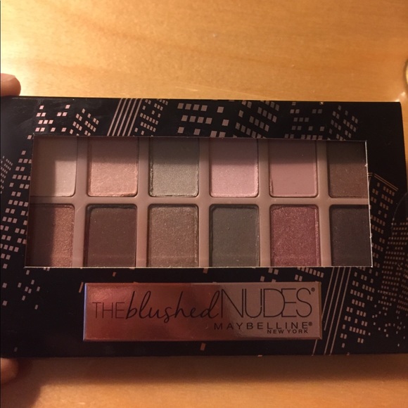 ❗️Maybelline Eyeshadow! The blushed NUDES❗️ - Picture 3 of 3