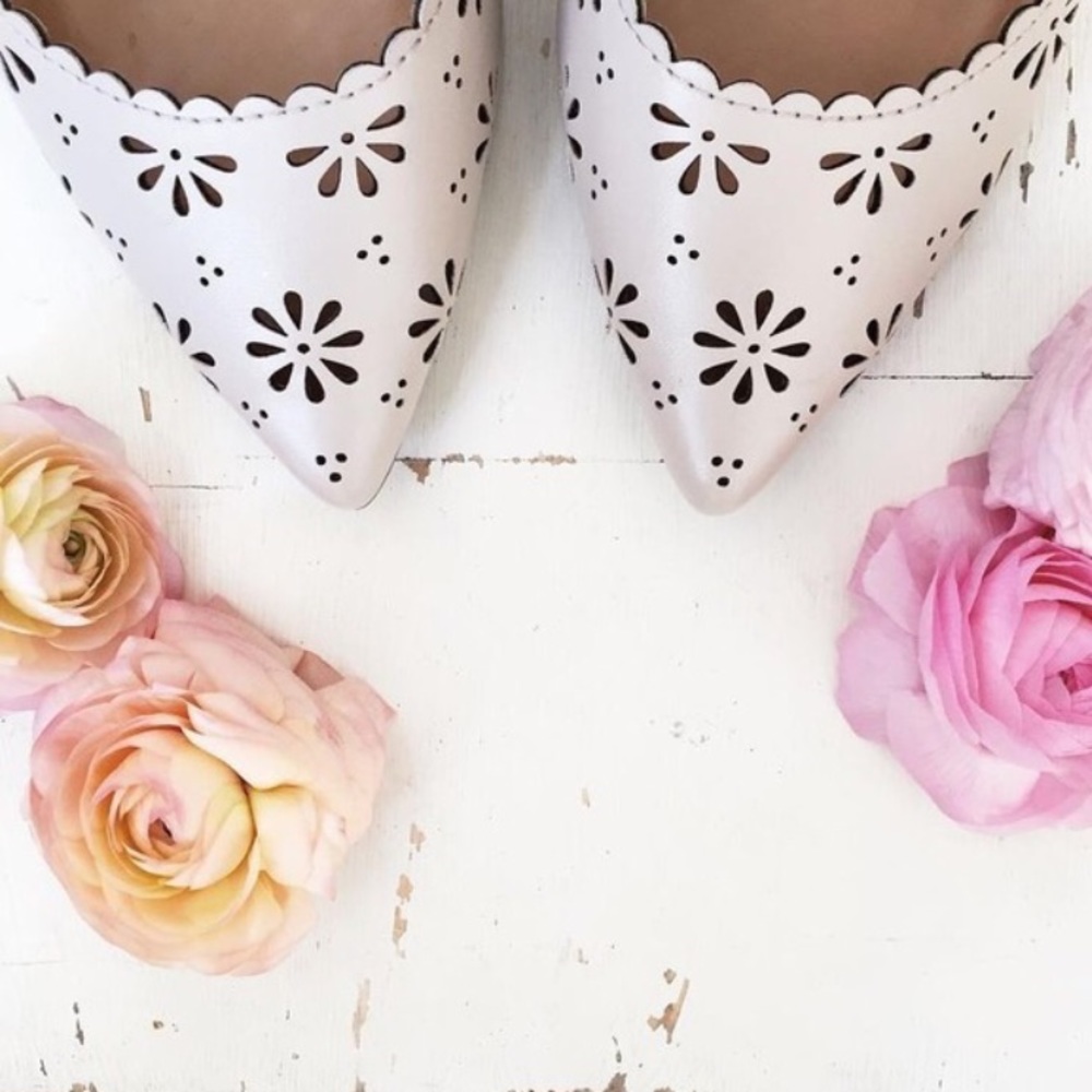 NWT. LC Lauren Conrad floral cutout heels - Picture 2 of 6