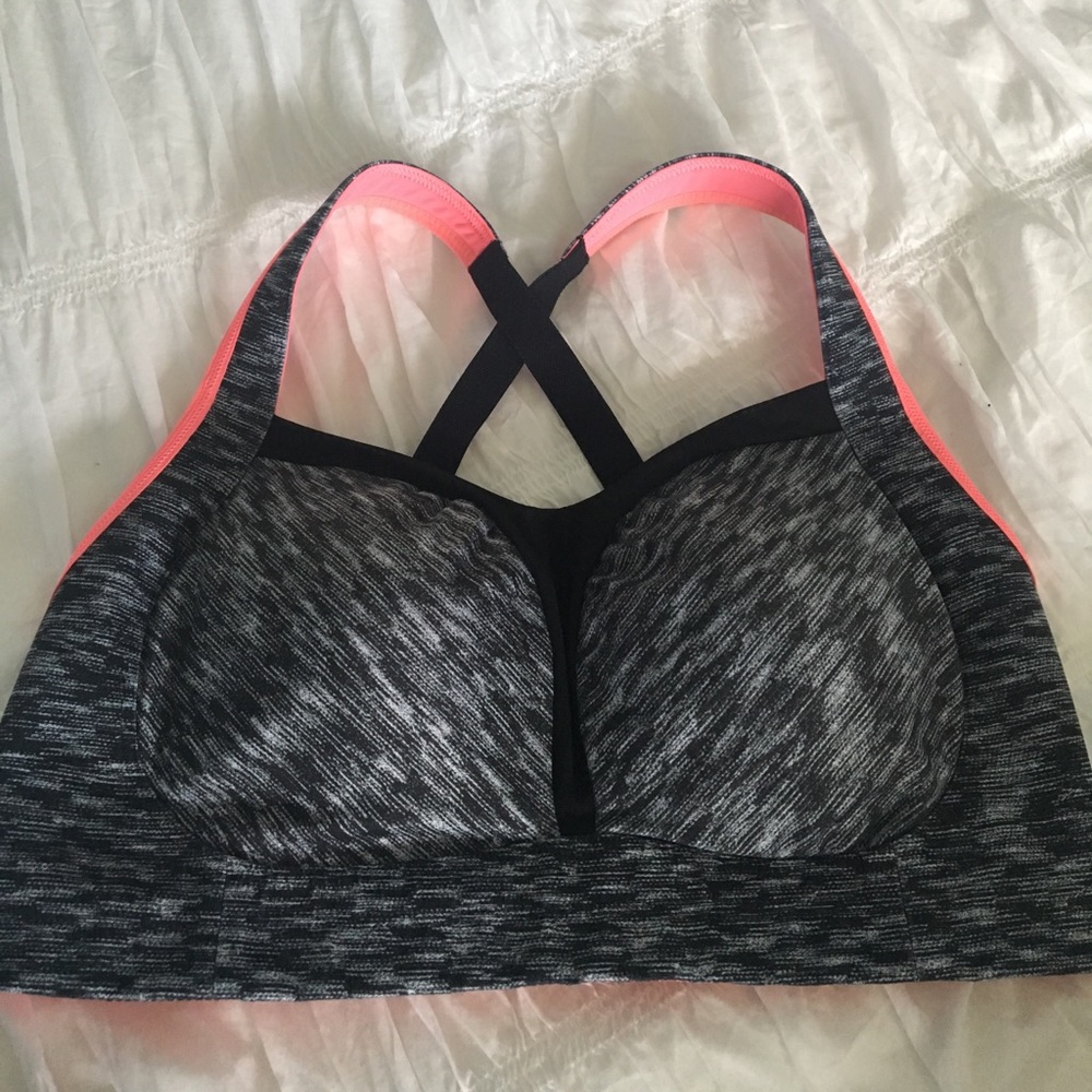 Lululemon Ta Ta Tamer Sports Bra