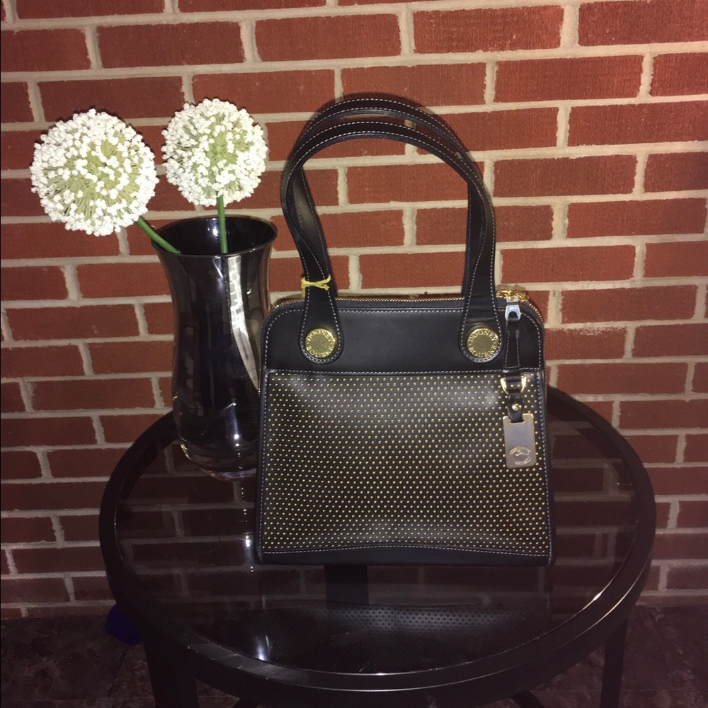 Sale 💥💥 Navy Dooney and Bourke Cabrio💥💥