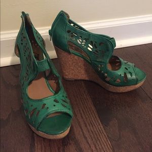 Crown Vintage green wedges