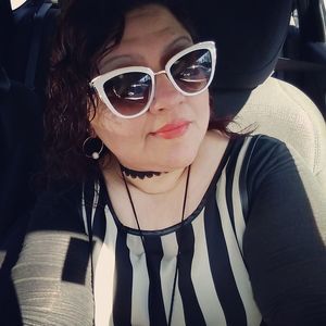 Meet your Posher, Loida