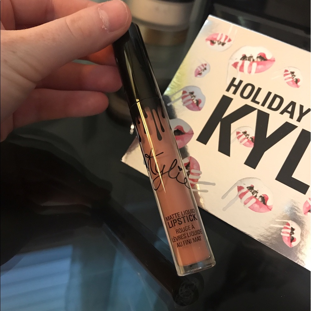 Matte lipstick