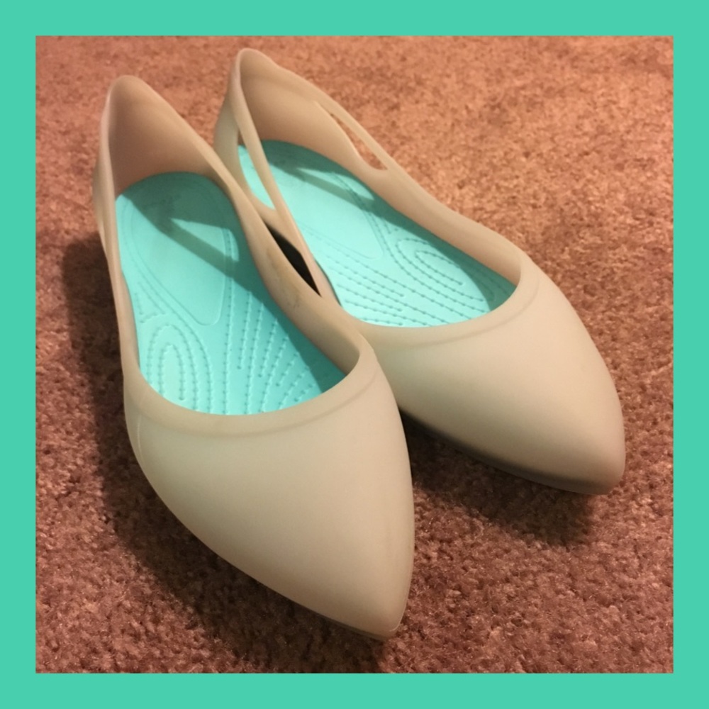 CROCS - Barely worn