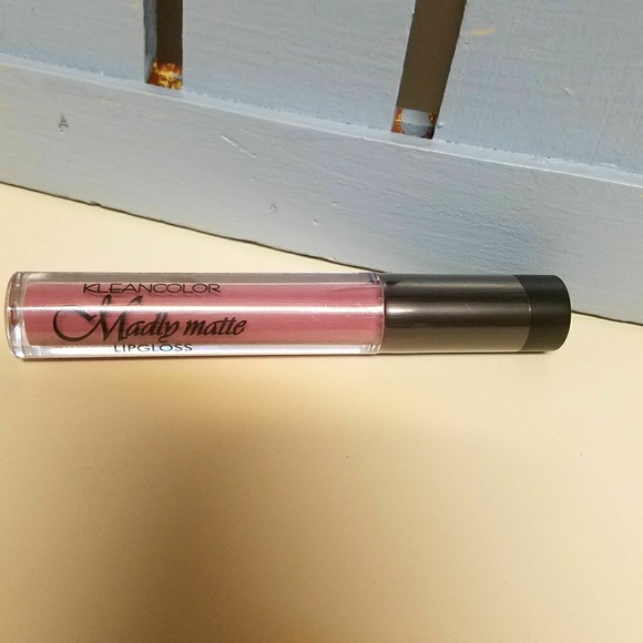 Polignac long lasting matte lipgloss - Picture 3 of 3