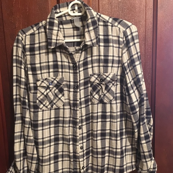 Button up - Picture 1 of 4