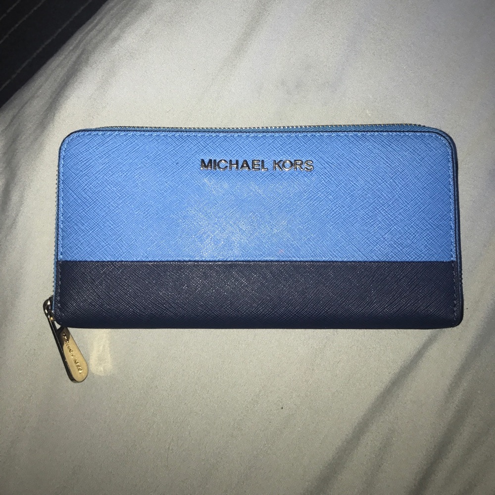 Micheal Kors wallet