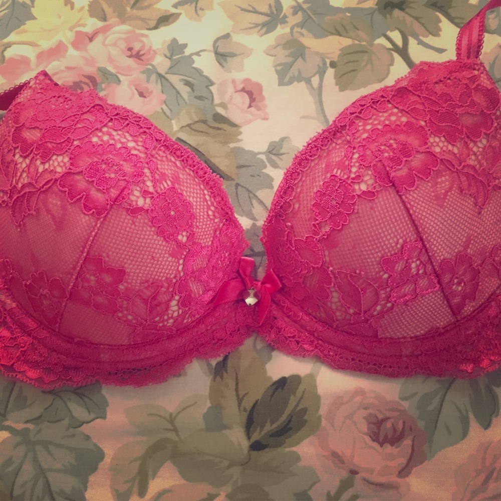 💘 Lacy Pink H&M Bra 💘