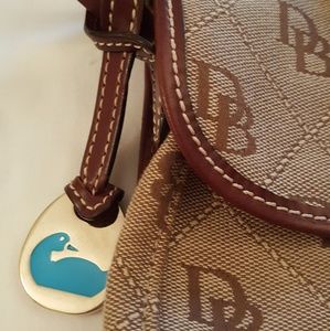 Dooney Bourke Crossovet Body Bag