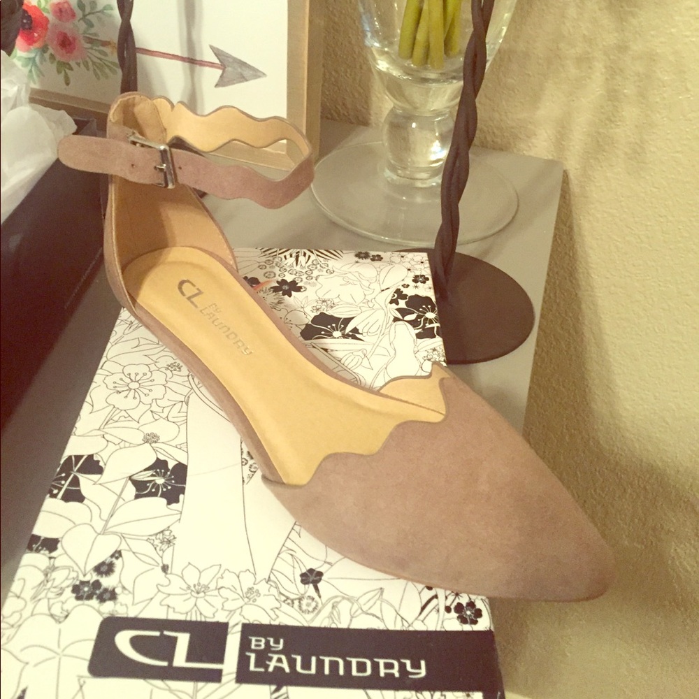 Suade brick a brack cutaway ballet flats