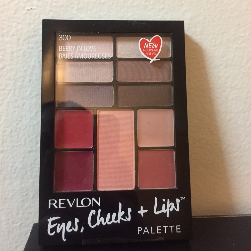 ✅REVLON Eyes, Cheeks + Lips Pallet✅