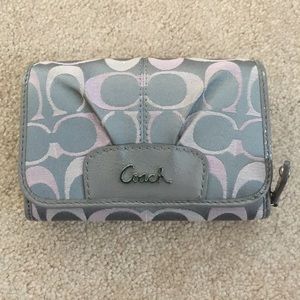 PRICE REDUCED! LIKE NEW: Coach wallet