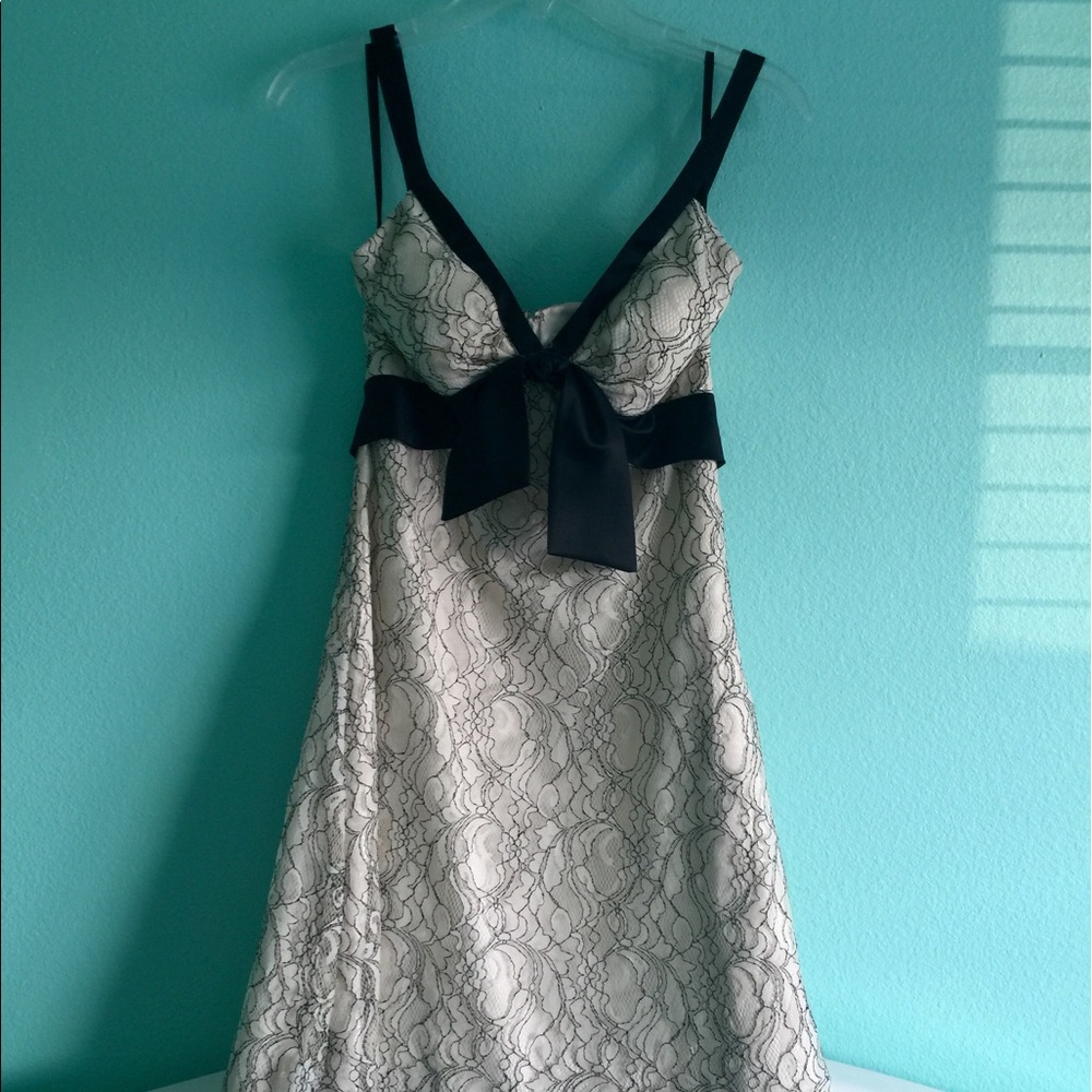 Whitehouse Blackmarket Cocktail Dress