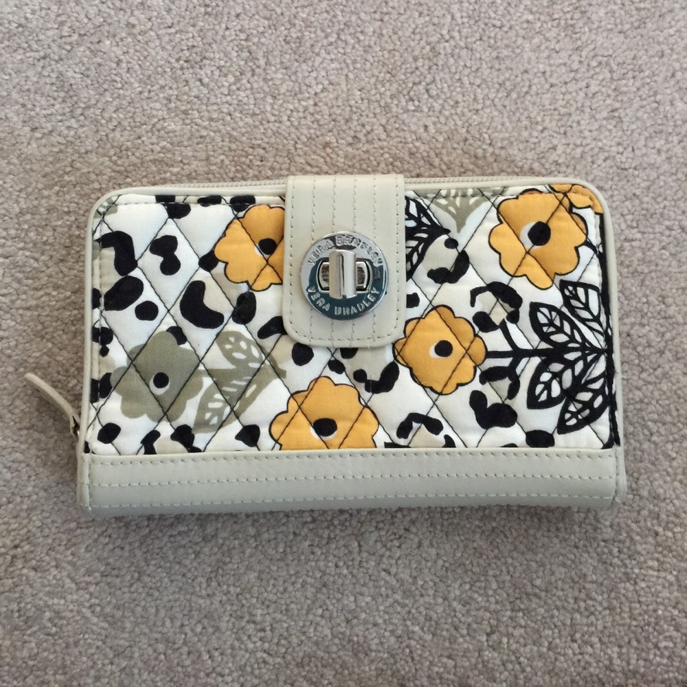 Like new! Vera Bradley wallet