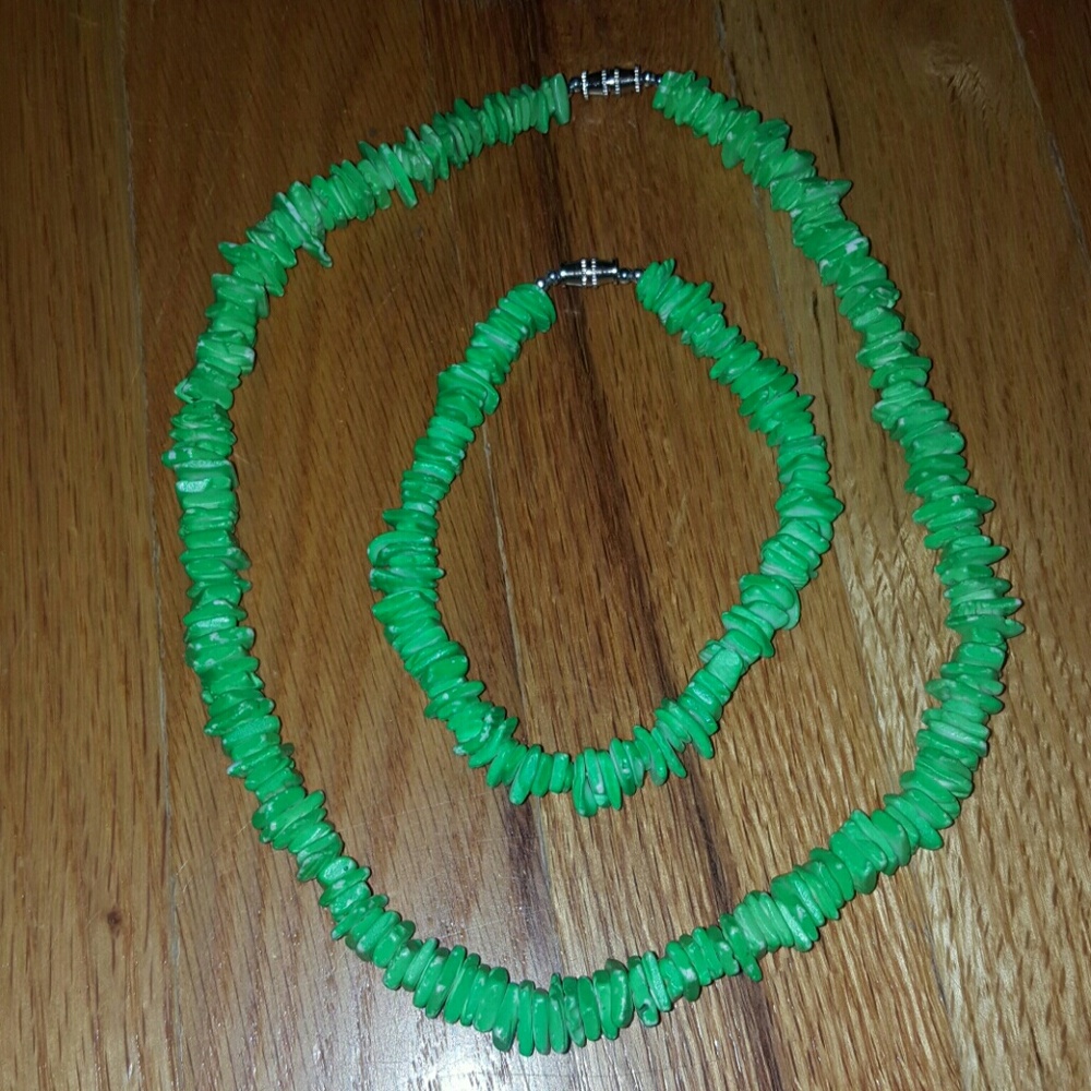Necklace and bracelet set