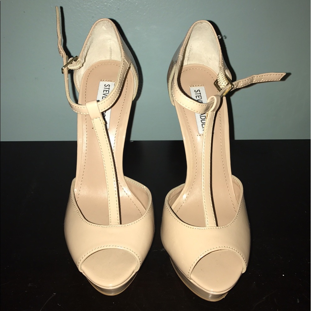 Steve Madden nude Peep toe shoes