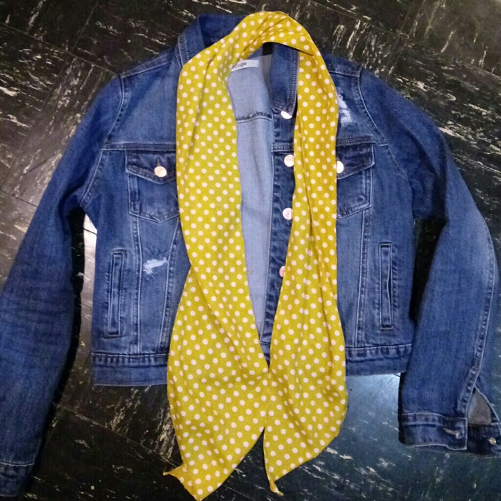 Light weight scarf/hair accessory