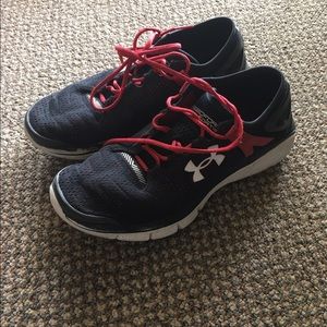 Under Armour boys sneaker size 7