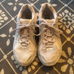 Brooks Adrenaline GTS 15 Size 8.5