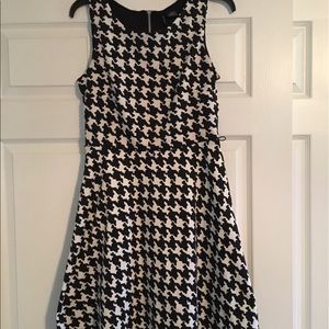 New Directions Houndstooth sleeveless dress