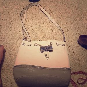 Cute Jessica Simpson cross body