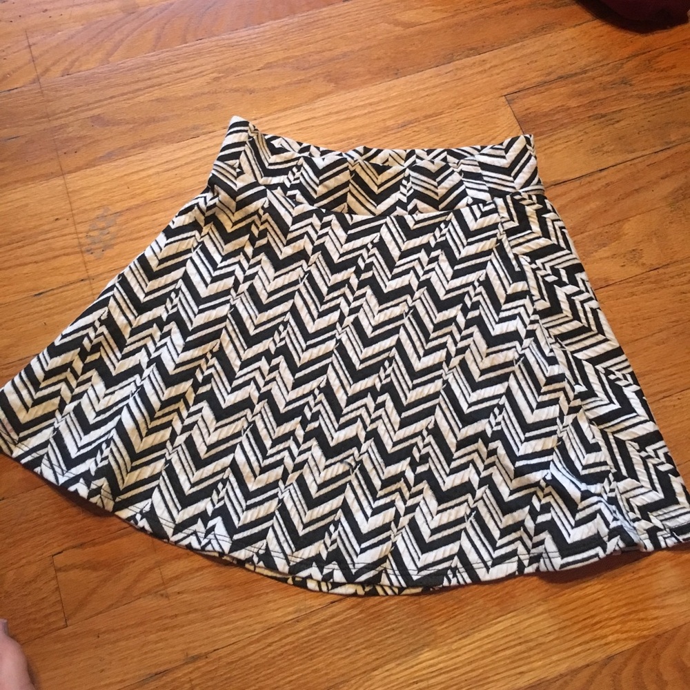 Zig zag never worn skirt