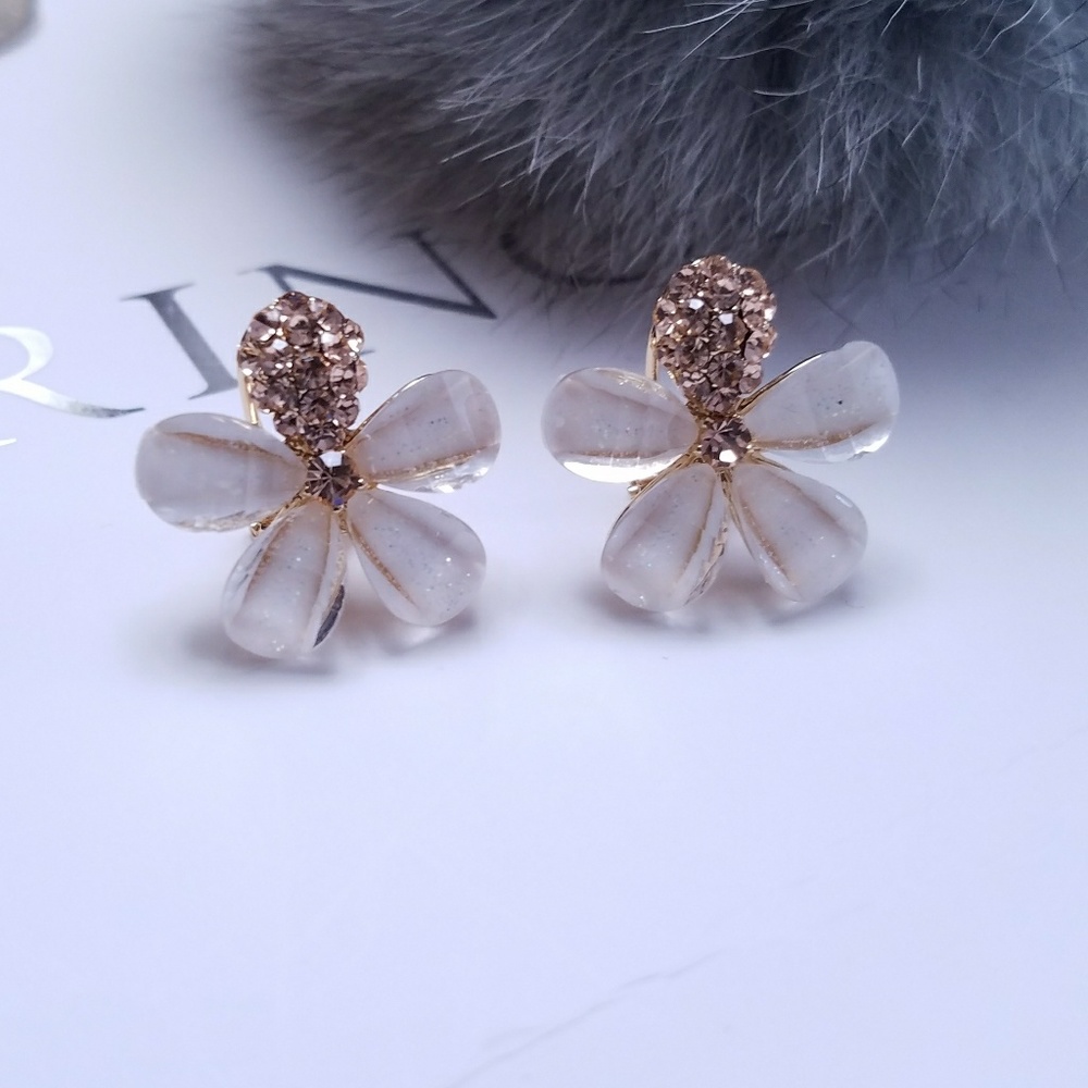 Swarovski Elements Crystal Shell Flower Stud