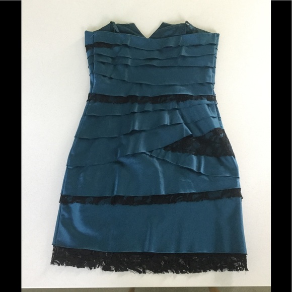 BCBGeneration Cocktail dress laser cut teal SZ 4 - Picture 2 of 4