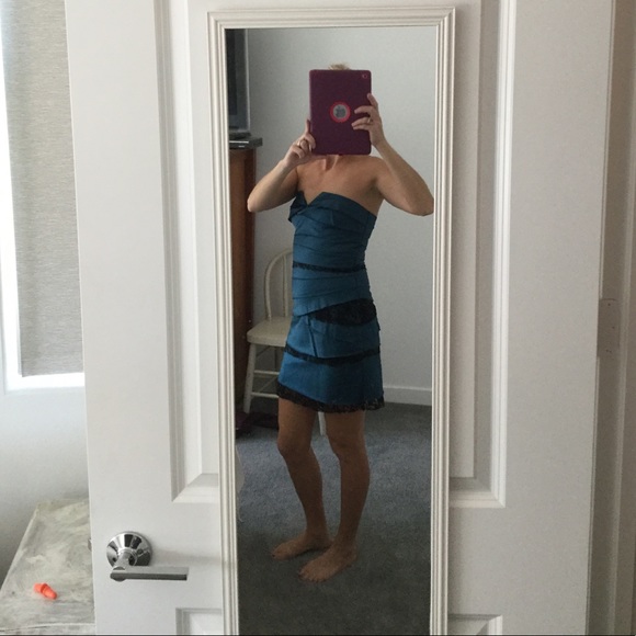 BCBGeneration Cocktail dress laser cut teal SZ 4 - Picture 4 of 4