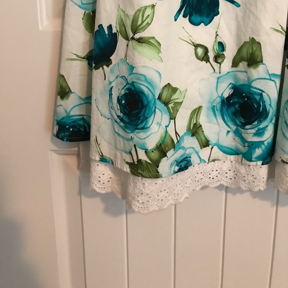 Dress - Picture 2 of 4