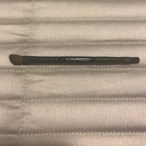 New MAC travel size double ended brush