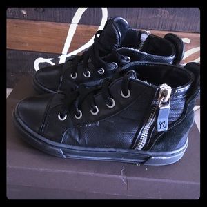 Louis Vuitton Kid's Zip Up sneakers