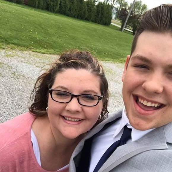 Meet your Posher, Courtney - Picture 1 of 1