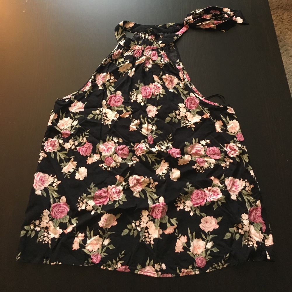 Flowered halter top with neck tie