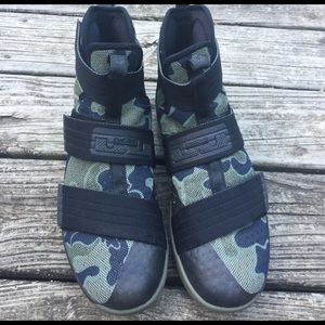 Nike Lebron Soldier 10