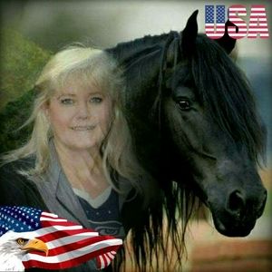 Meet your Posher, Lorrina