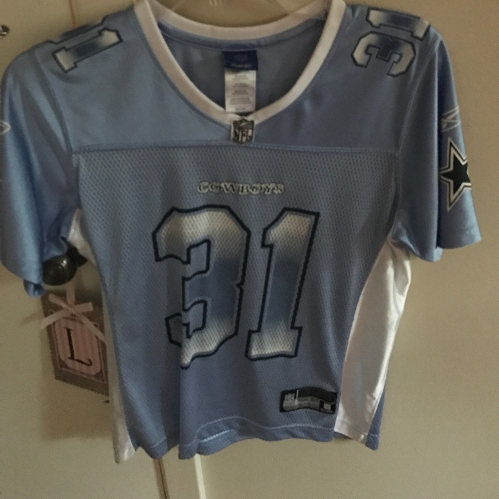 Dallas cowboys jersey.