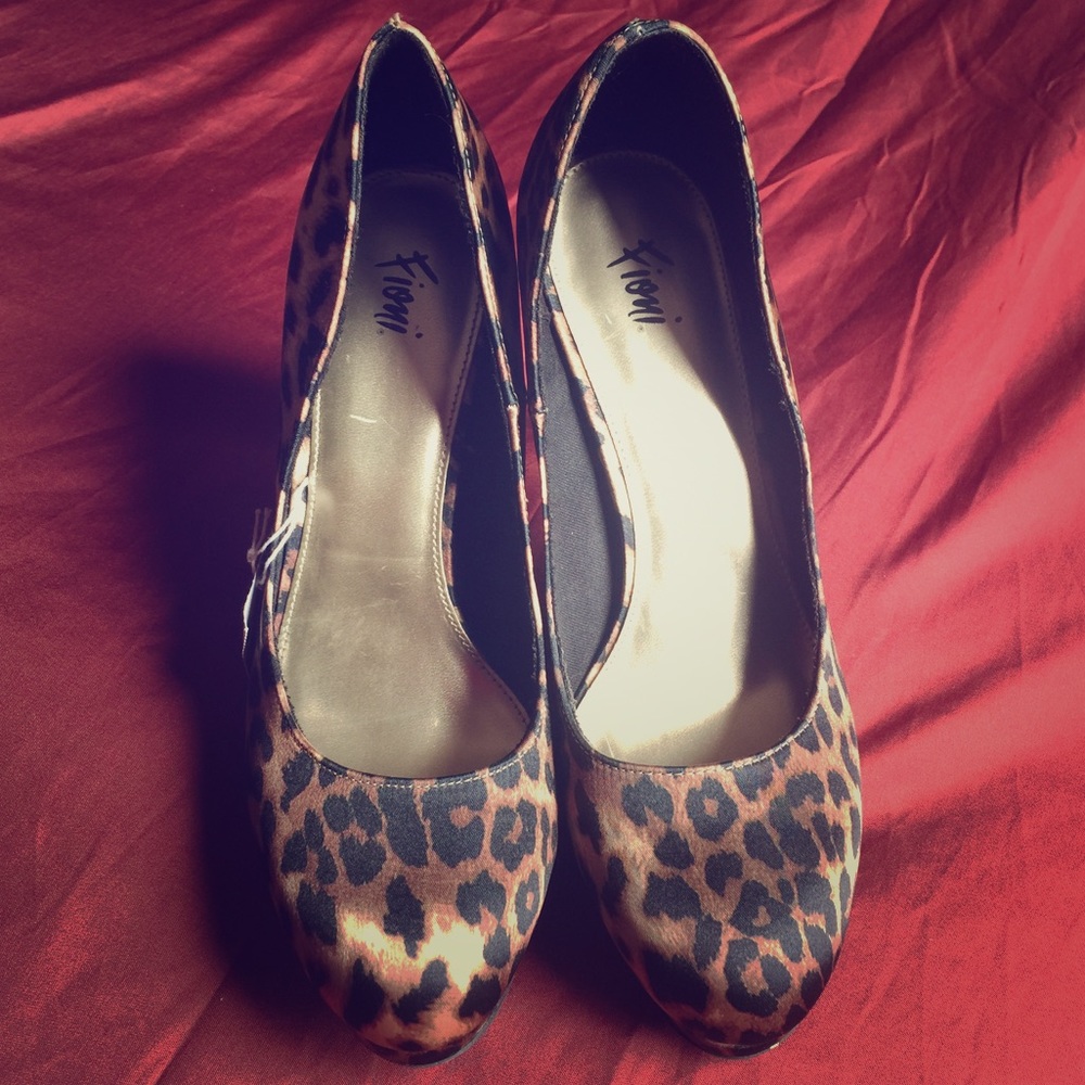 NWT PRETTY sexy Leopard High heels