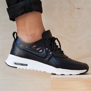 Black Nike Thea Air Max Joli