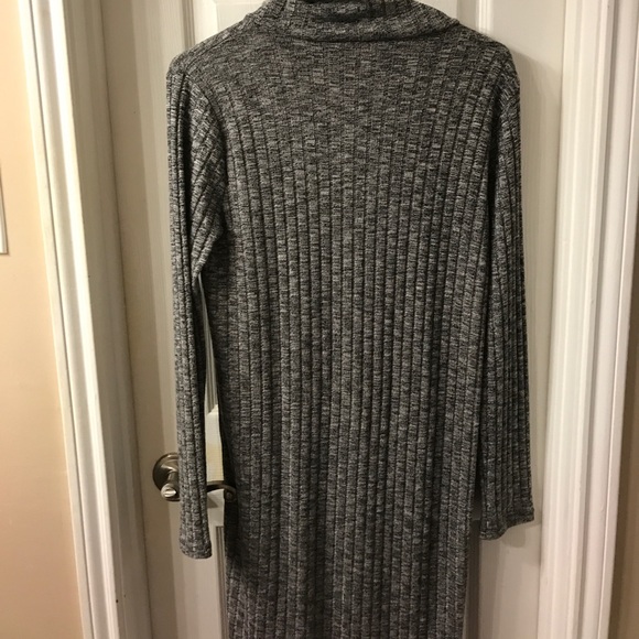 Turtle neck dress - Picture 4 of 4