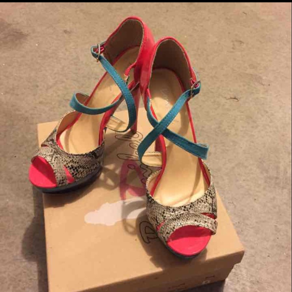 Multi color heel - Picture 2 of 3