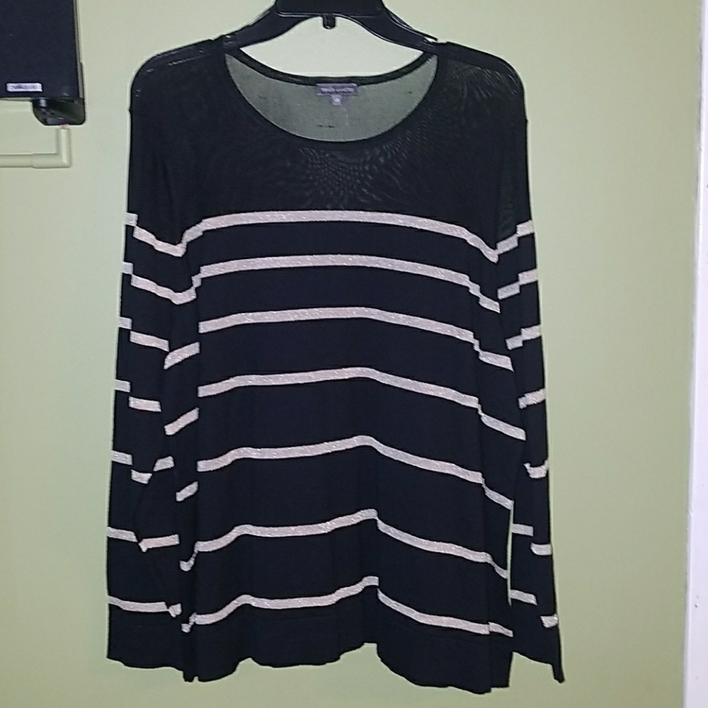 $109 Vince Camuto thin black and gold blouse. 3x