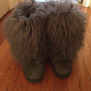 Bearpaw fur boots